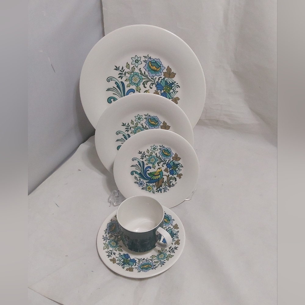 EVERGLADES BY ROYAL DOULTON 5 PIECE PLACE SETTING FOR 1